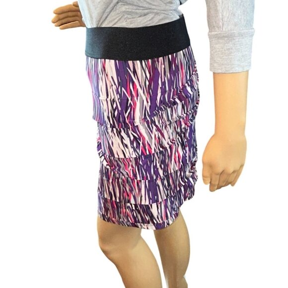 (5 for $25) BCBG‎ Colorful Abstract Tiered Mini Skirt Size Medium - Picture 1 of 4